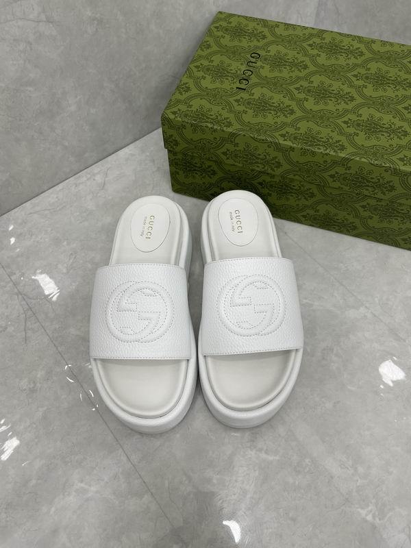 Gucci Men's Slippers 299